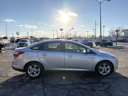 Used 2014 Ford Focus SE image 4