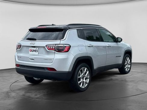 Used 2025 Jeep Compass Limited AWD/4WD image 9