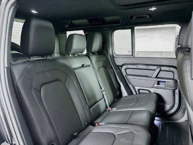 New 2026 Land Rover Defender 110 X-Dynamic SE AWD/4WD image 25