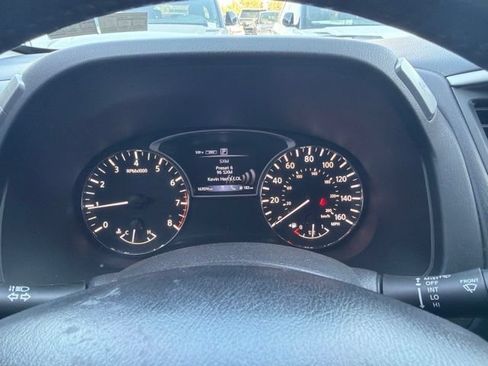 Used 2019 Nissan Pathfinder SL AWD/4WD image 5