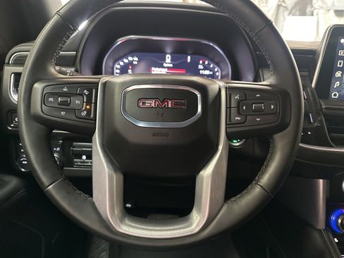 Used 2024 GMC Yukon XL SLT w/ SLT Luxury Package image 19