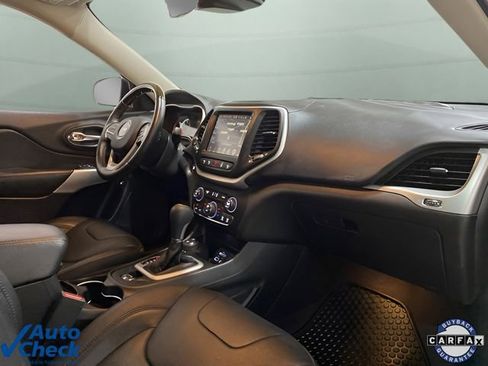 Used 2017 Jeep Cherokee Overland w/ Technology Group image 75