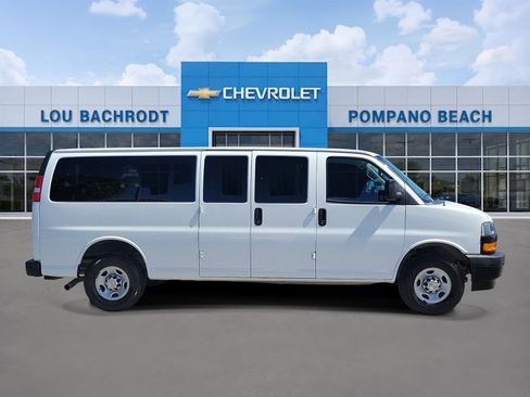 Used 2023 Chevrolet Express 3500 LS RWD image 2