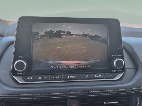 Certified 2023 Nissan Rogue SV FWD image 24