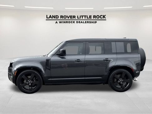 Used 2025 Land Rover Defender 110 V8 AWD/4WD image 6