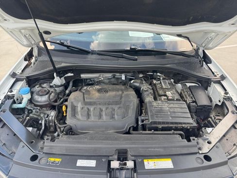 Used 2022 Volkswagen Tiguan SE FWD image 16