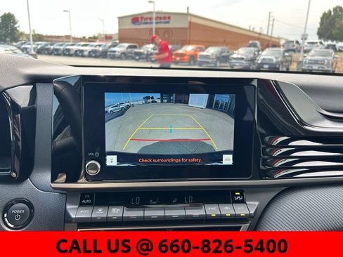 Used 2025 Toyota Camry SE FWD image 20