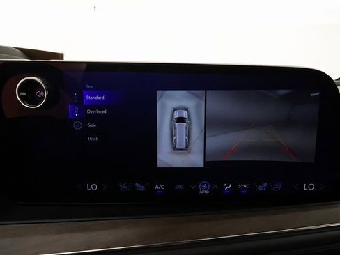 Used 2025 Chevrolet Suburban High Country image 16