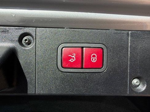 Used 2010 Mercedes-Benz S 550 image 26