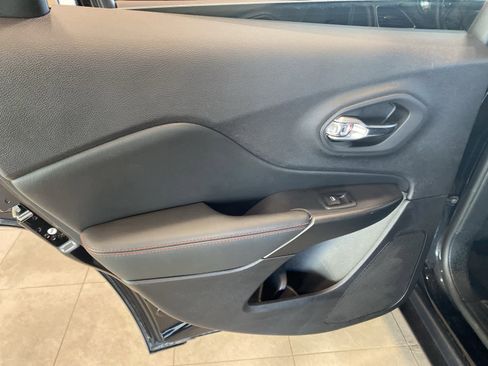 Used 2020 Jeep Cherokee Trailhawk w/ Comfort & Convenience Group image 26