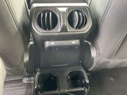 Used 2020 Jeep Wrangler Unlimited Sport image 17