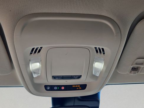 Used 2022 Buick Envision Preferred AWD/4WD image 11