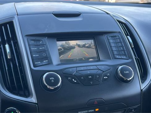 Used 2017 Ford Edge SE image 36