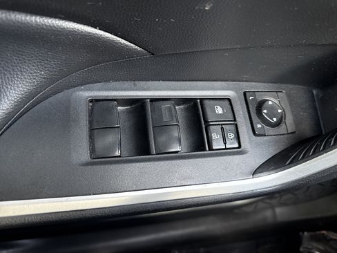 Used 2019 Toyota RAV4 LE w/ All Weather Liner Package image 25