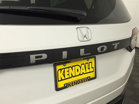 Certified 2026 Honda Pilot EX-L image 11