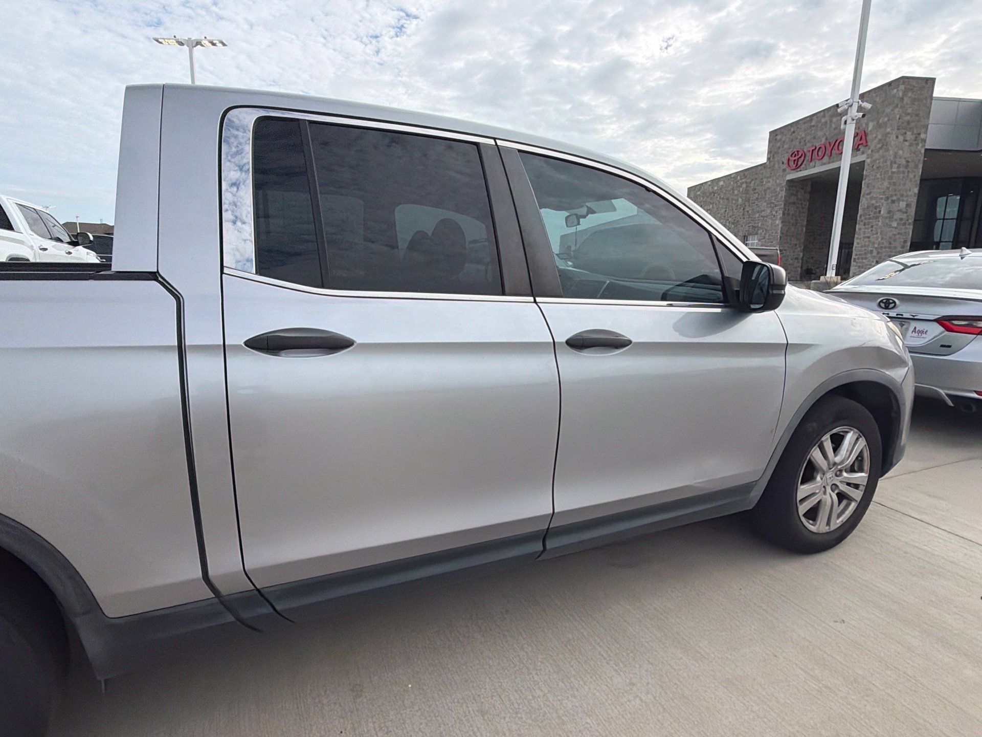 Used 2019 Honda Ridgeline RT image 2