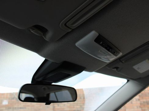 Used 2021 Nissan Kicks S image 22