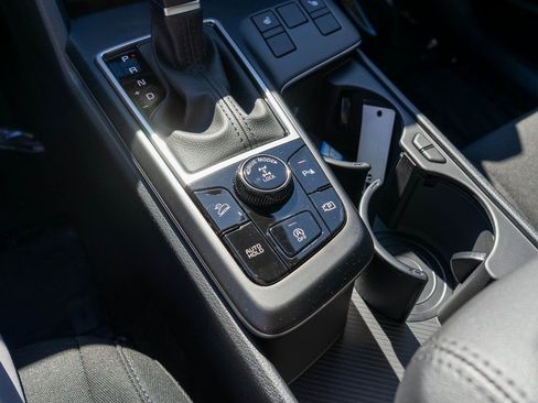 Used 2025 Kia Sportage LX image 24