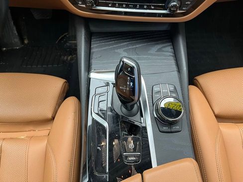 Certified 2023 BMW 530i xDrive w/ Executive Package image 11