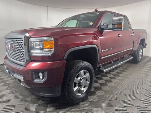 Used 2016 GMC Sierra 3500 Denali w/ Duramax Plus Package image 8