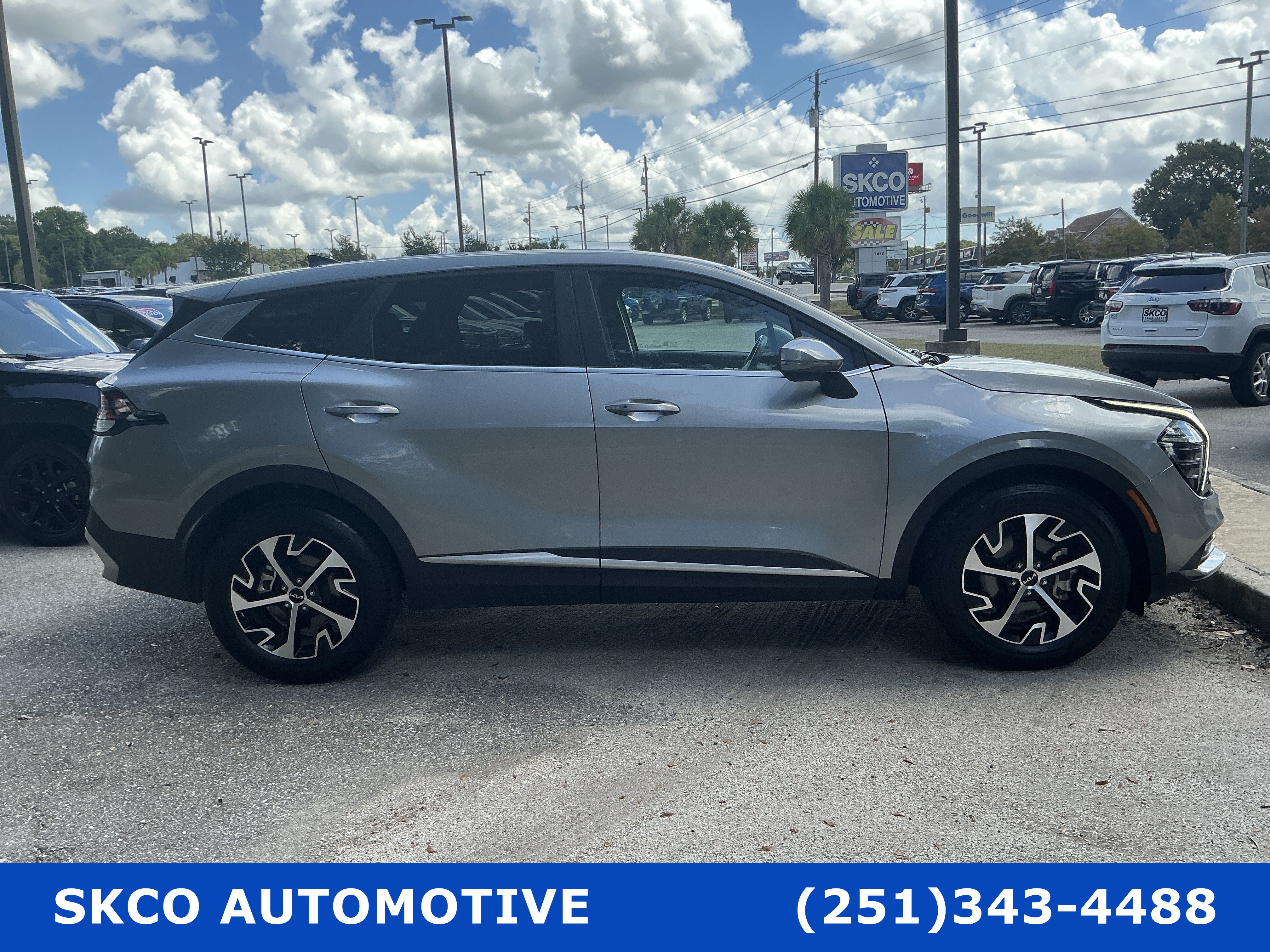 Used 2024 Kia Sportage EX FWD image 6
