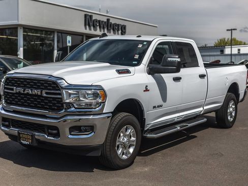 Used 2024 RAM 3500 Big Horn AWD/4WD image 4