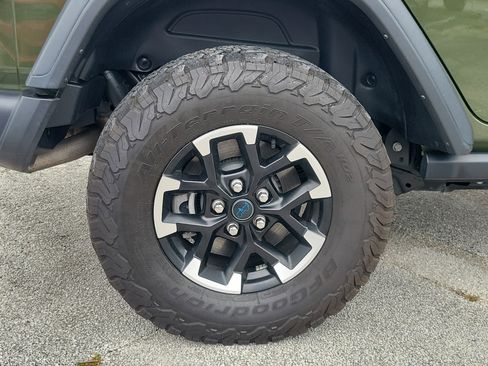 Used 2024 Jeep Wrangler Unlimited Rubicon 4xe AWD/4WD image 5