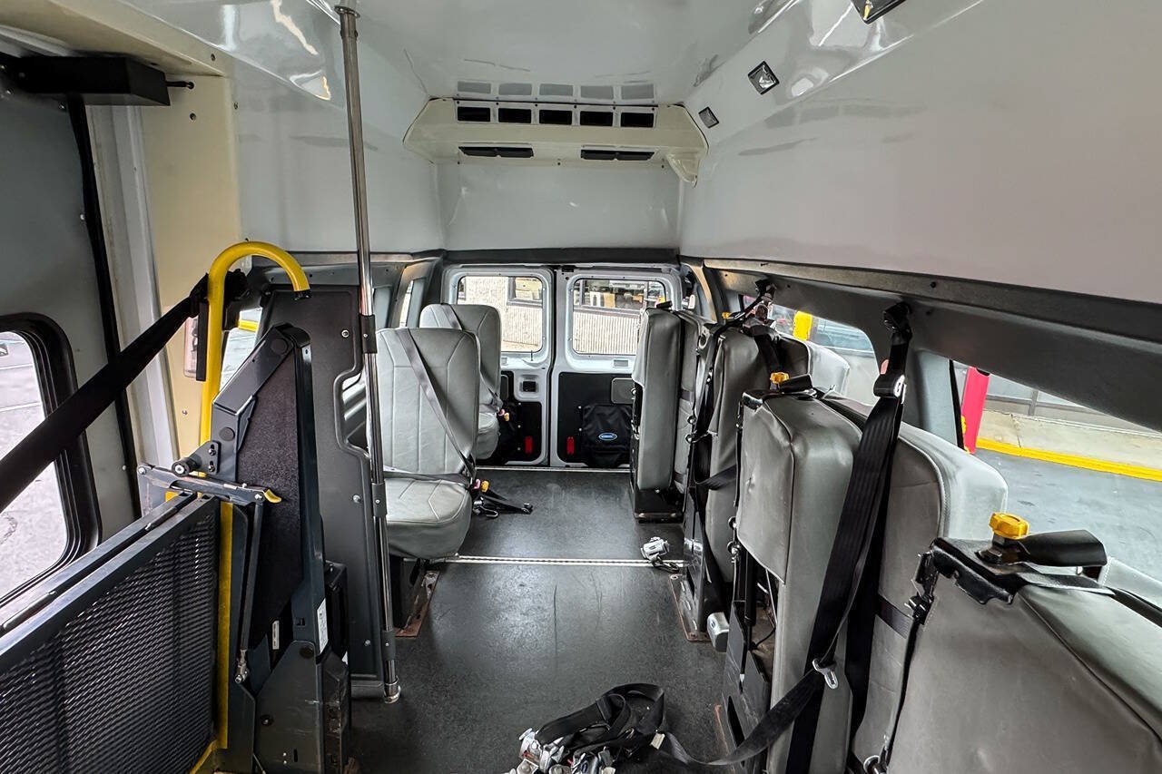 Used 2014 Ford E-350 and Econoline 350 Extended Super Duty w/ Power Group RWD image 25