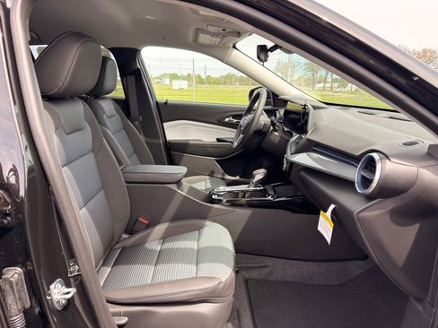 New 2026 Chevrolet Trax LT FWD image 32