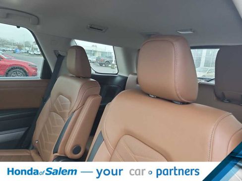 Used 2022 Nissan Pathfinder Platinum w/ Cargo Package image 38