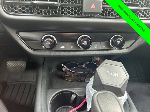 Used 2025 Honda HR-V LX image 29