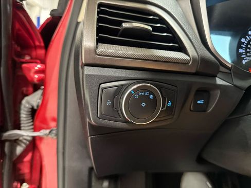 Used 2020 Ford Fusion SE FWD image 18