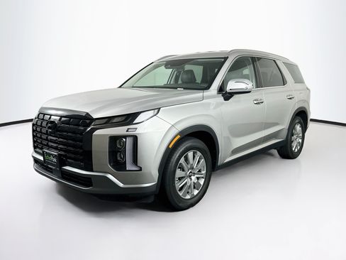 Used 2025 Hyundai Palisade SEL FWD image 3