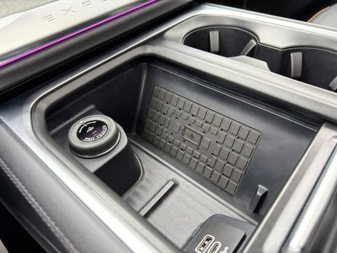 Used 2025 Ford Expedition Tremor AWD/4WD image 48