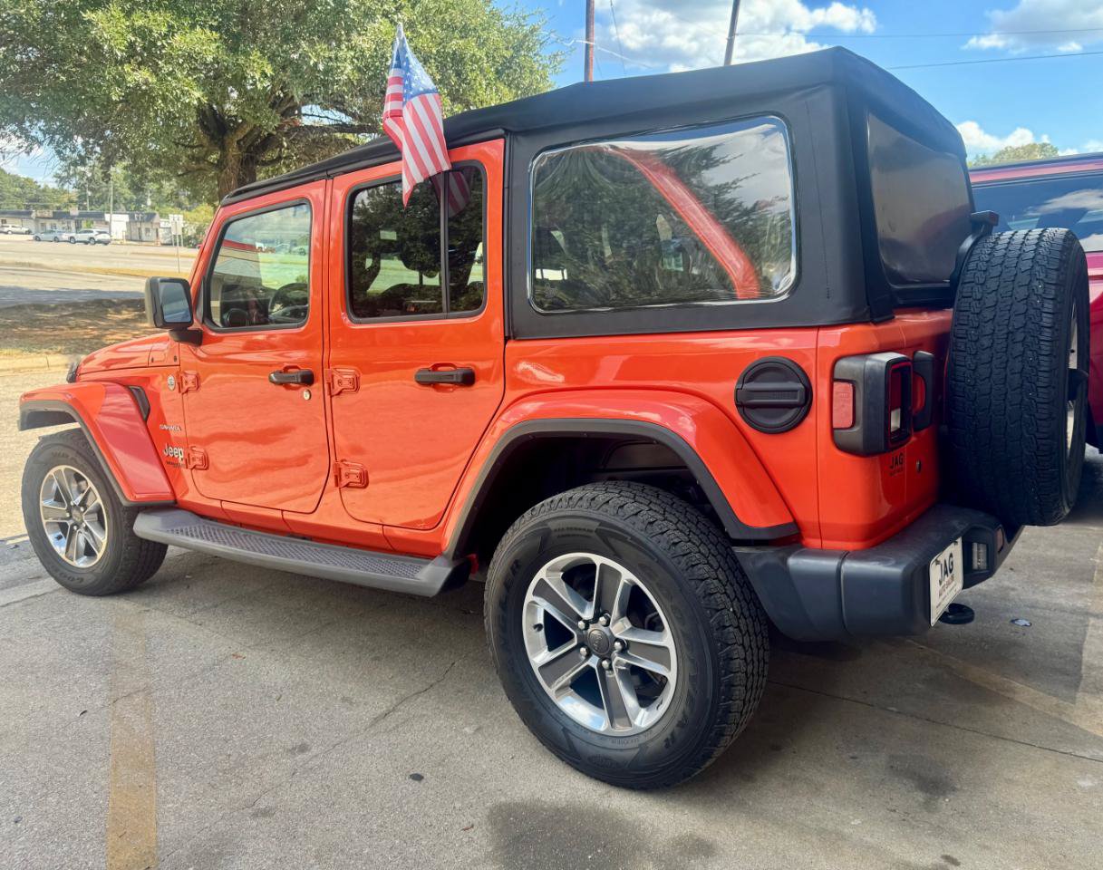 Used 2018 Jeep Wrangler Unlimited Sahara AWD/4WD image 9