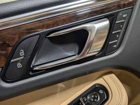 New 2026 Porsche Macan image 20