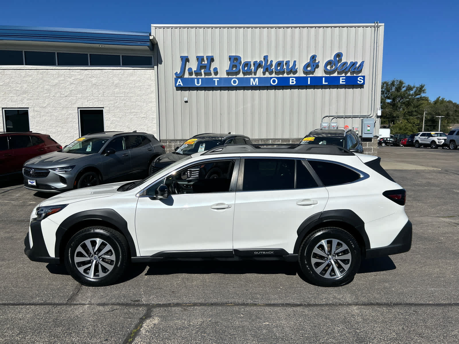 Used 2023 Subaru Outback Premium AWD/4WD image 6