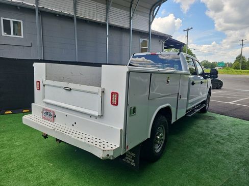 Used 2019 Ford F250 XL w/ Power Equipment Group AWD/4WD image 4