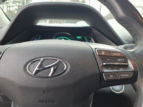 Used 2020 Hyundai Ioniq SE image 23