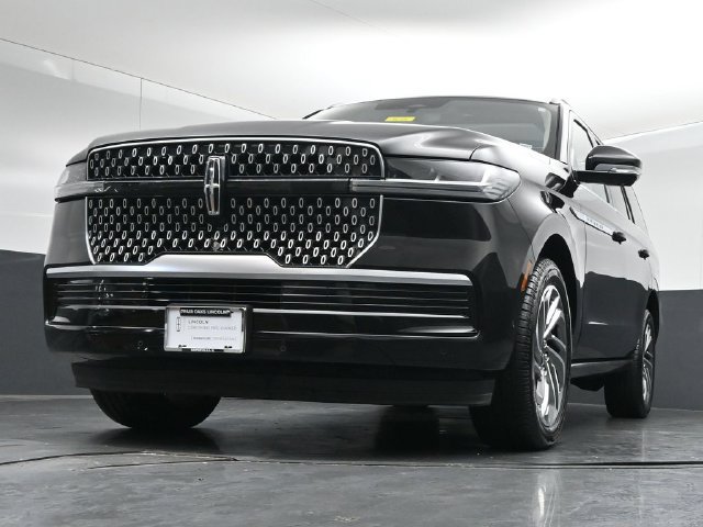 Certified 2025 Lincoln Navigator Reserve AWD/4WD image 40