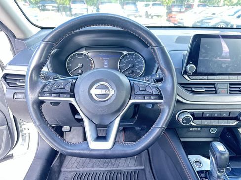 Used 2024 Nissan Altima 2.5 SR FWD image 18