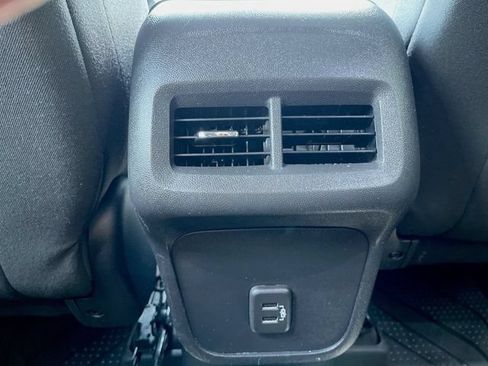 Used 2023 Chevrolet Equinox LT AWD/4WD image 21