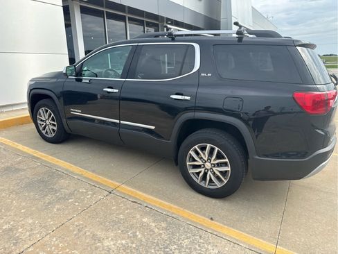 Used 2017 GMC Acadia SLE w/ Driver Alert Package I FWD image 3