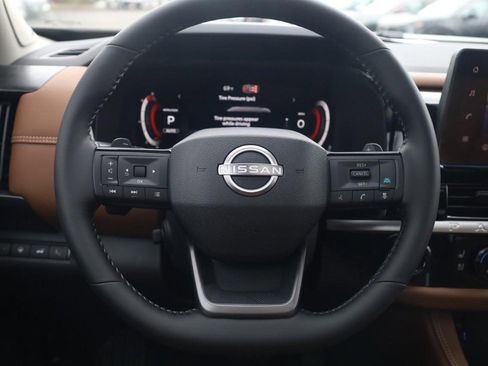 New 2026 Nissan Pathfinder Platinum image 7