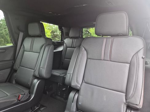Used 2026 Chevrolet Tahoe RST w/ Comfort Package AWD/4WD image 32