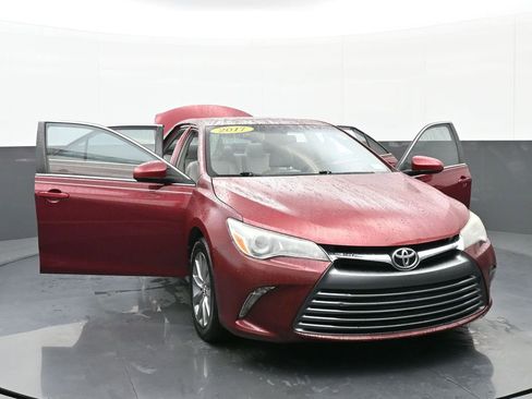Used 2017 Toyota Camry XLE image 51