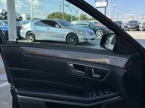 Used 2014 Mercedes-Benz E 350 4MATIC Sedan image 21