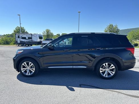 Used 2020 Ford Explorer Platinum w/ Premium Technology Package AWD/4WD image 4