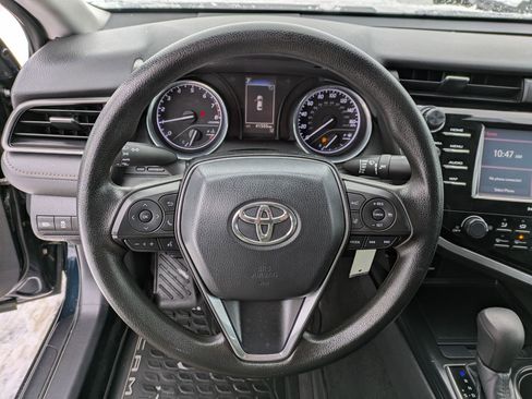 Used 2020 Toyota Camry LE image 9