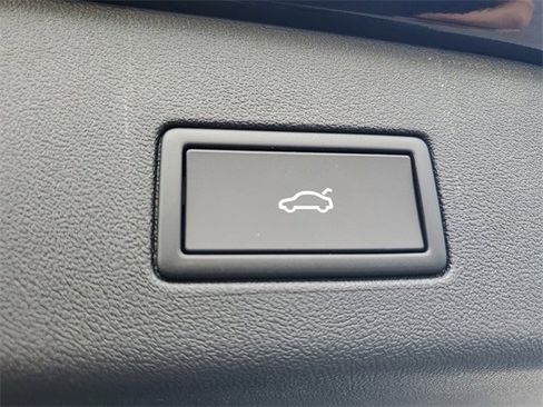 New 2025 Volkswagen ID.4 Pro S image 8